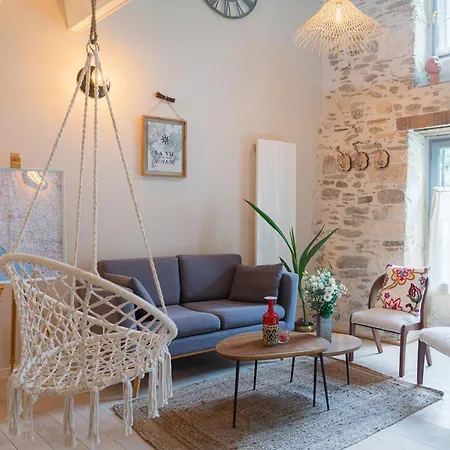 Holiday home Maison Renovee Avec Jardin, Piscine Chauffee Et Wifi A - Fr-1-426-537 Mareuil-sur-Lay