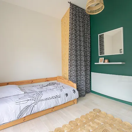 Maison Renovee Avec Jardin, Piscine Chauffee Et Wifi A Country house Mareuil-sur-Lay
